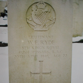 Photograph showing the grave of Walter Ryde